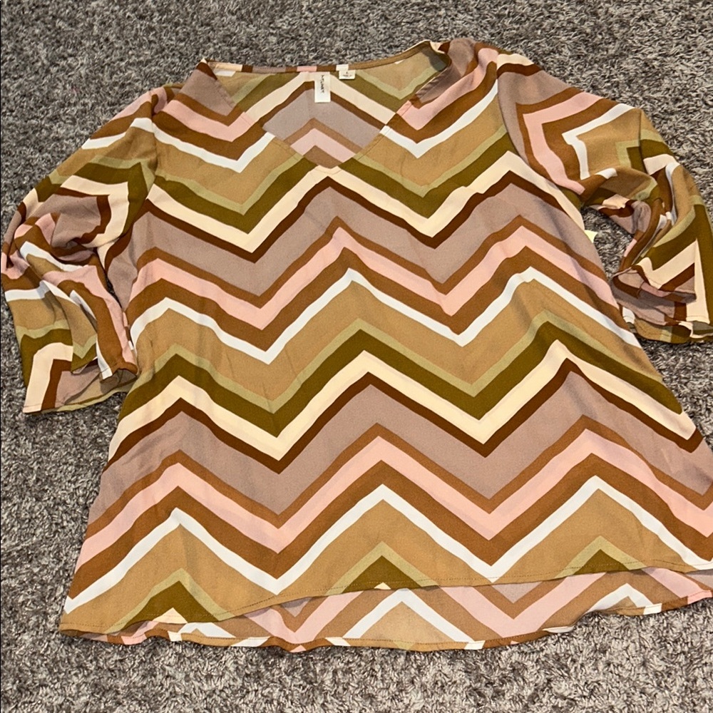 🆕 tacera large chevron blouse NWT flowy tan‎ green pink
